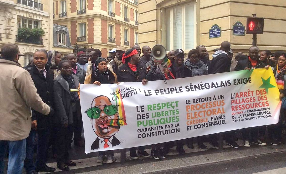 mobilisation-opposition-consulat-du-senegal-a-paris